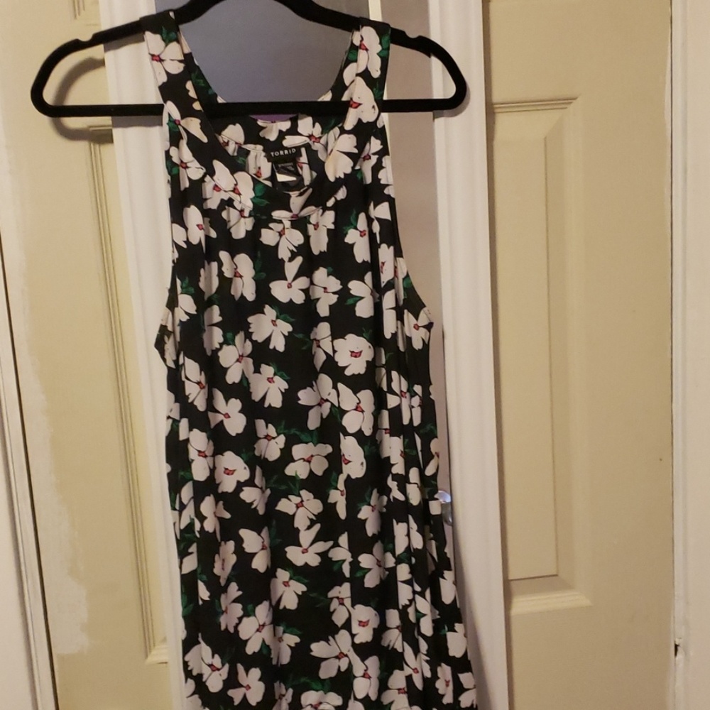 Torrid black floral tank